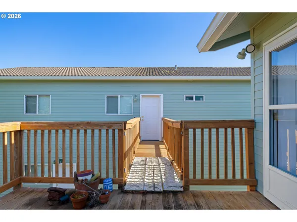 $950,000 | 5750 Holly Avenue, Cloverdale, OR 97112