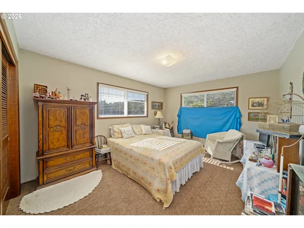 $950,000 | 5750 Holly Avenue, Cloverdale, OR 97112