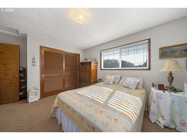 $950,000 | 5750 Holly Avenue, Cloverdale, OR 97112