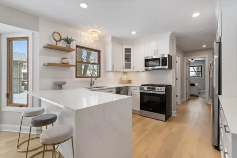 $799,500 | 168 Farmgate Drive, Schaumburg, IL 60193