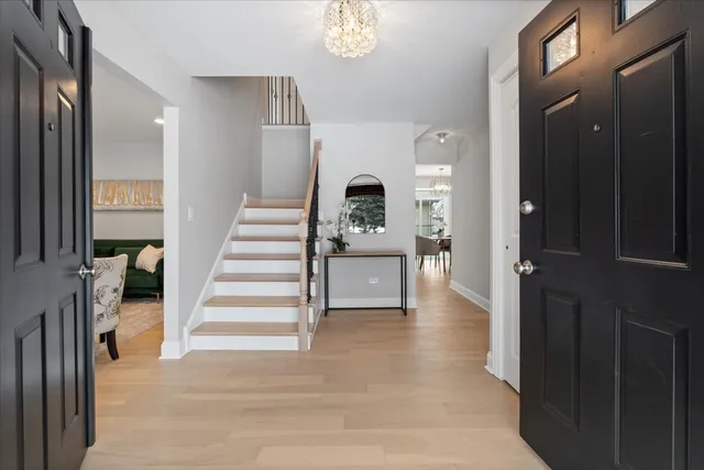 $799,500 | 168 Farmgate Drive, Schaumburg, IL 60193