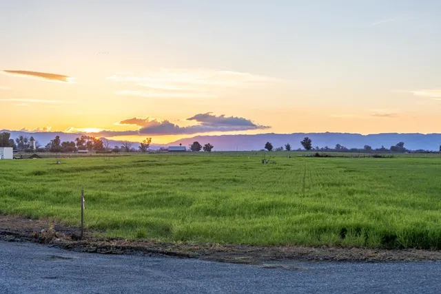 a view of an outdoor space and yard