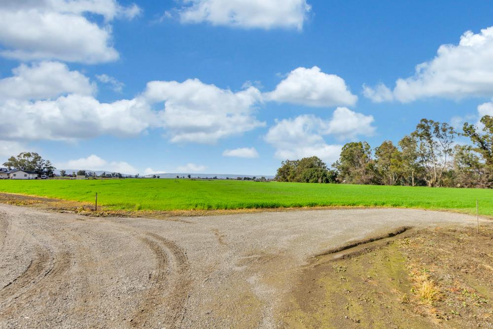 27150 Pierce Ranch Road Davis, CA 95616 - Photo 3 of 26