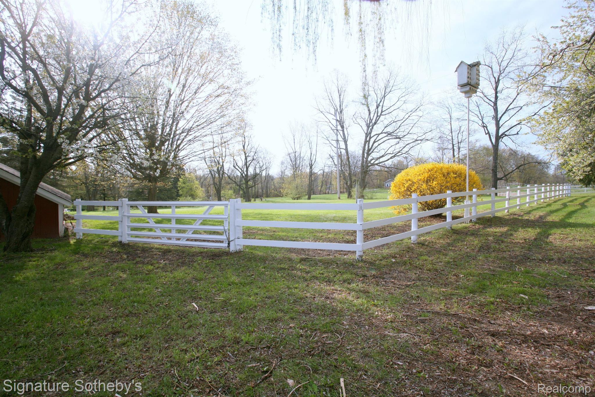 7350 Oakhill Road Clarkston, MI 48348 - Photo 57 of 72 Fencing