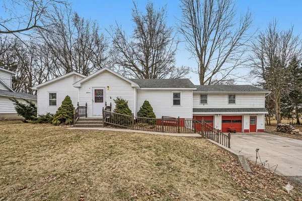 $350,000 | 2854 Oak Street, Stevensville, MI 49127