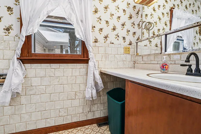 $395,000 | 2854 Oak Street, Stevensville, MI 49127