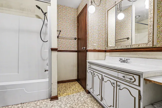 $395,000 | 2854 Oak Street, Stevensville, MI 49127