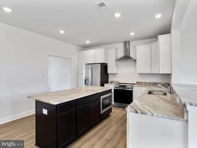 $565,900 | 127 Sussex Drive, Falling Waters, WV 25419