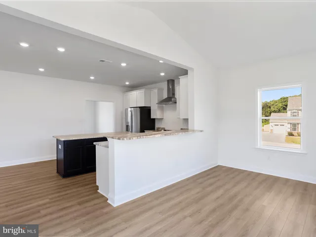 $565,900 | 127 Sussex Drive, Falling Waters, WV 25419