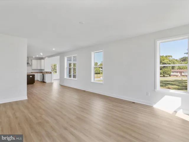 $565,900 | 127 Sussex Drive, Falling Waters, WV 25419