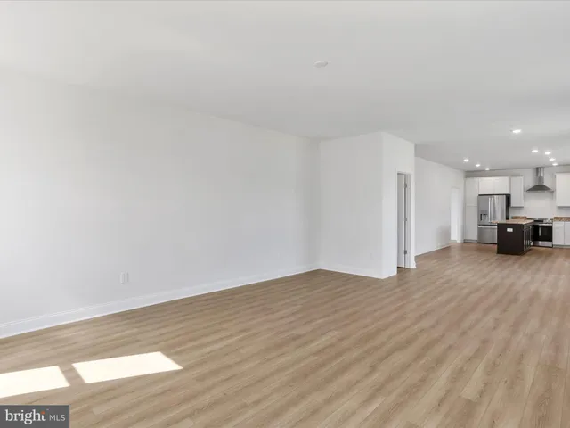 $565,900 | 127 Sussex Drive, Falling Waters, WV 25419