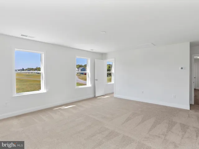 $565,900 | 127 Sussex Drive, Falling Waters, WV 25419