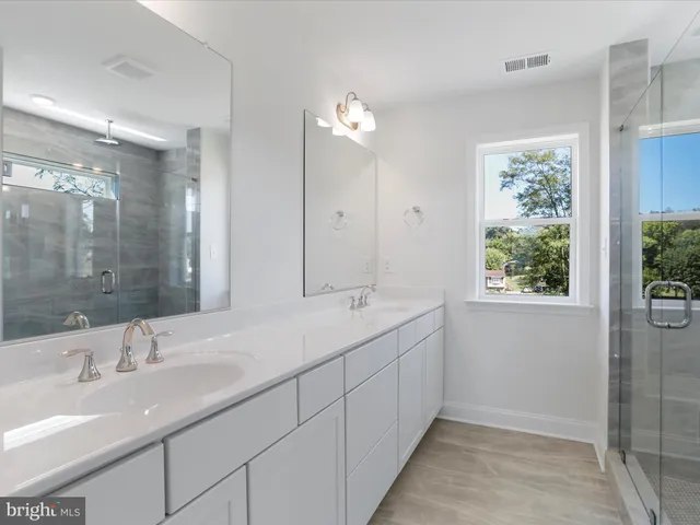 $565,900 | 127 Sussex Drive, Falling Waters, WV 25419