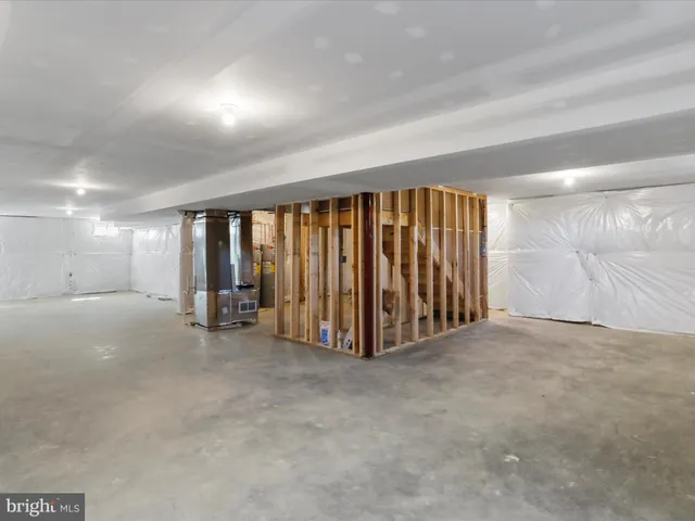 $565,900 | 127 Sussex Drive, Falling Waters, WV 25419