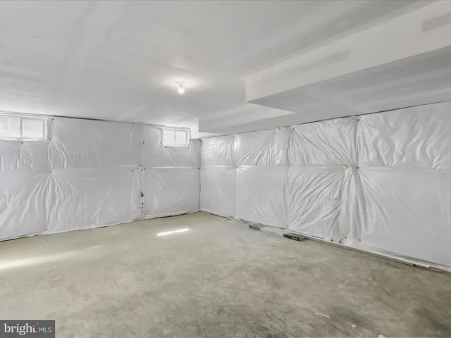 $565,900 | 127 Sussex Drive, Falling Waters, WV 25419