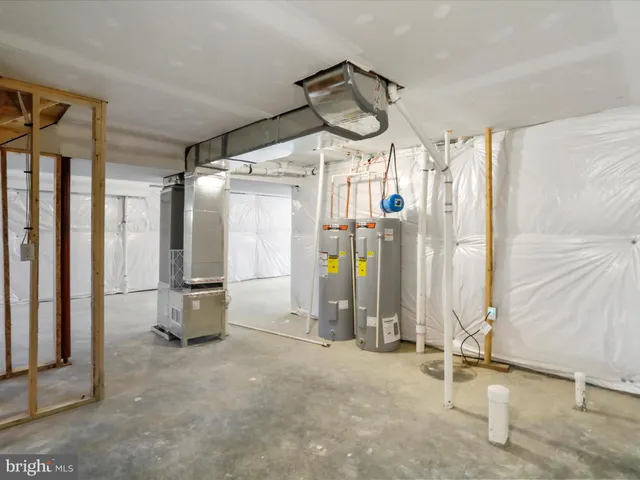 $565,900 | 127 Sussex Drive, Falling Waters, WV 25419