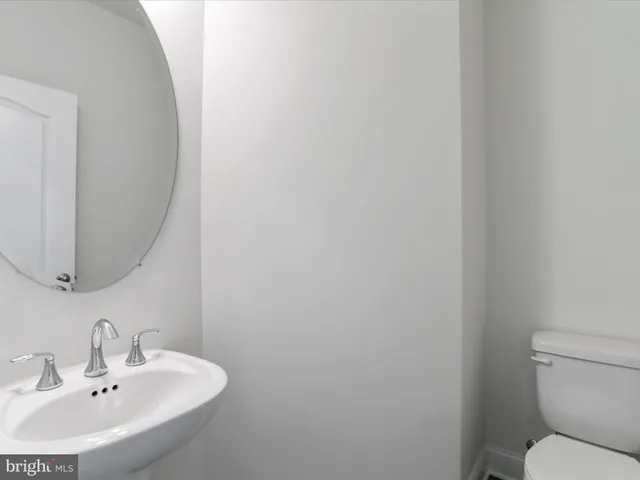 $565,900 | 127 Sussex Drive, Falling Waters, WV 25419