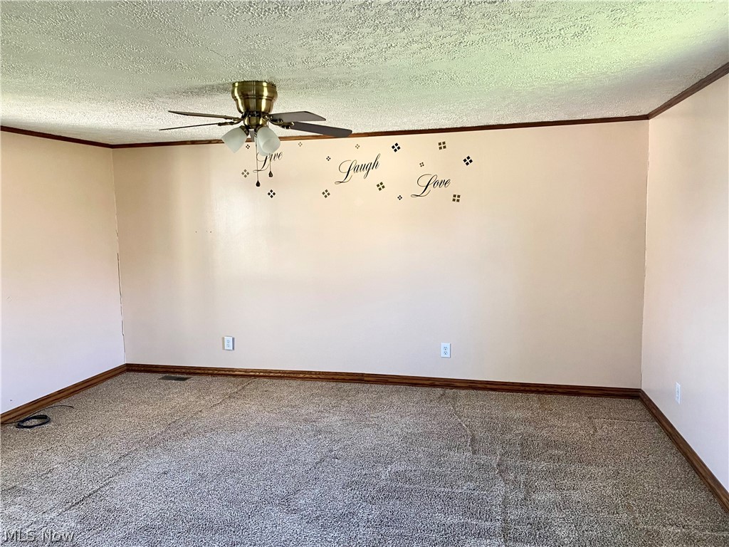 2805 Riverside Park Road Southeast Uhrichsville, OH 44683 - Photo 9 of 16 Gallery Image 9