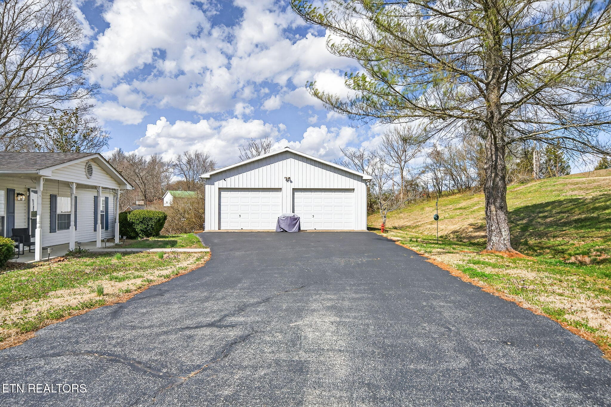 1541 Hassler Loop Byrdstown, TN 38549 - Photo 6 of 34 6-web-or-mls-1541 Hassler Lp_027_TNPC