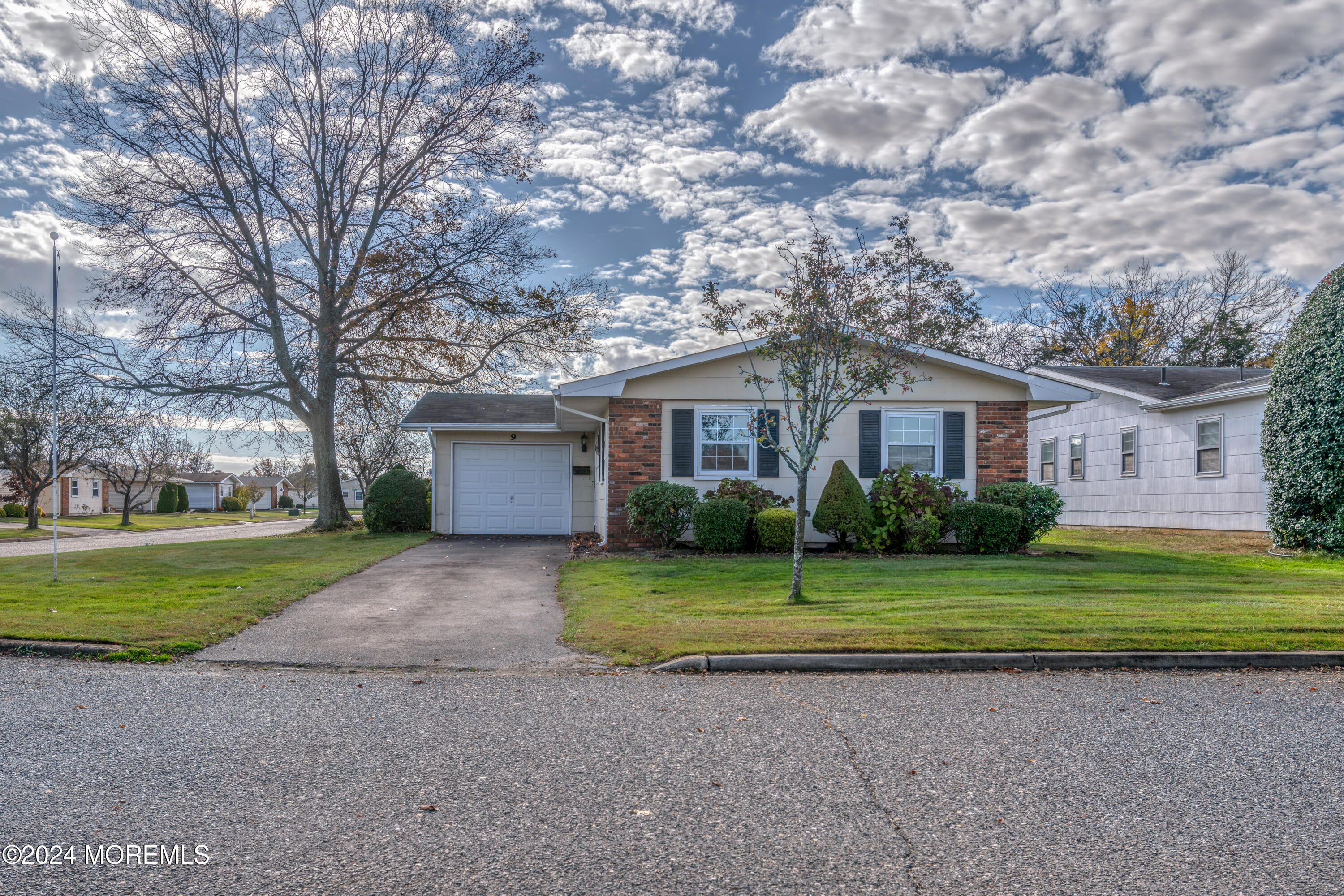 9 Brooke Road Brick, NJ 08724 - Photo 1 of 28 Front view
