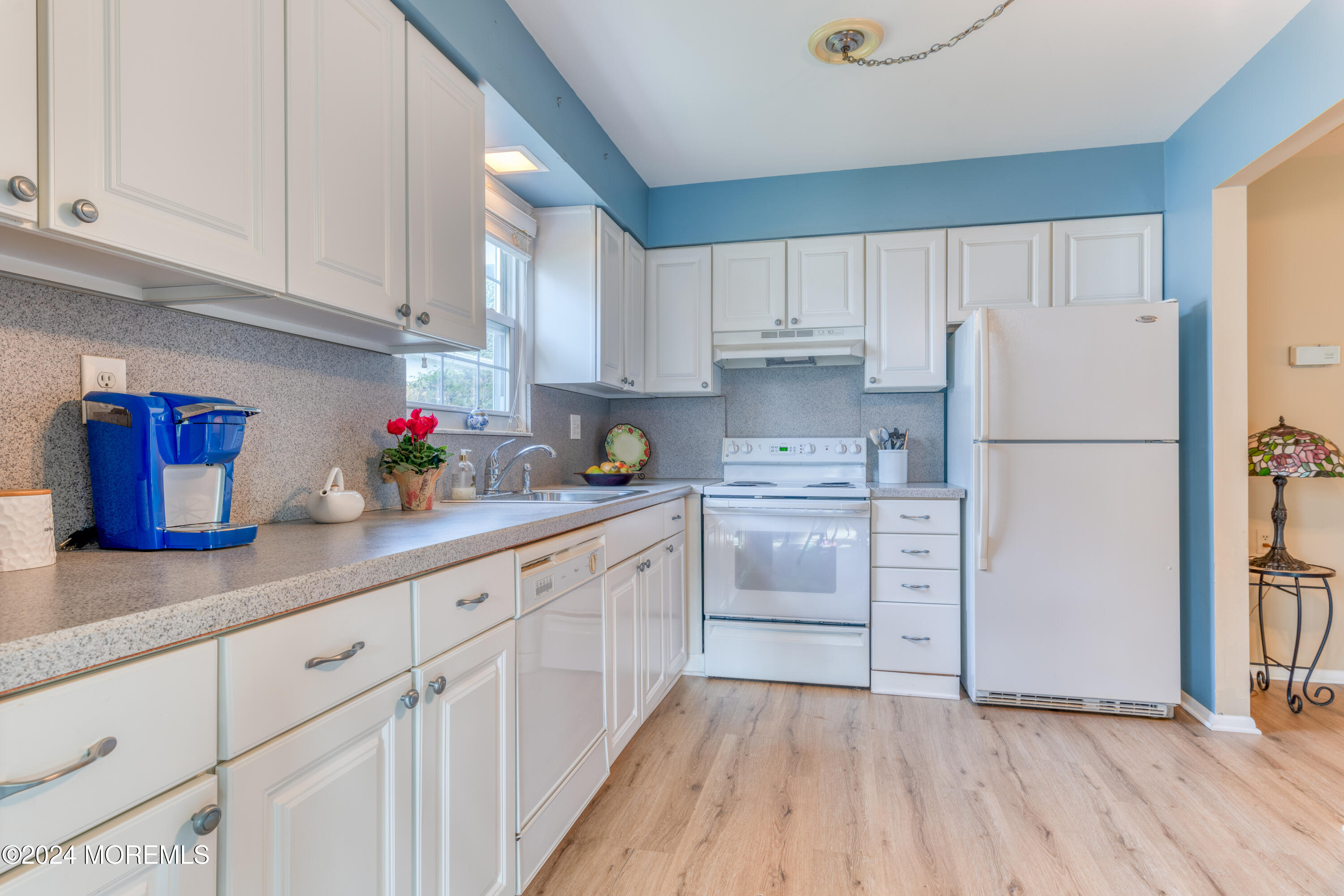 9 Brooke Road Brick, NJ 08724 - Photo 12 of 28 Kitchen