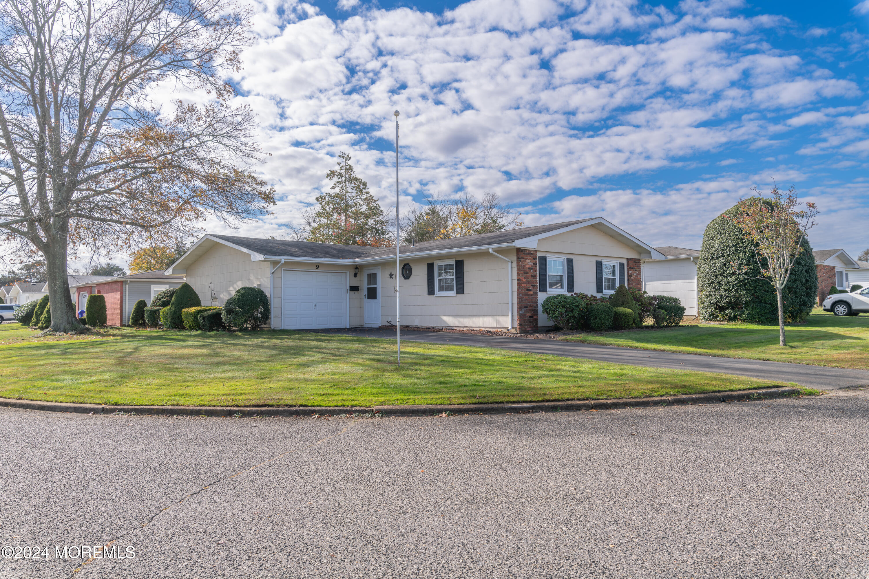 9 Brooke Road Brick, NJ 08724 - Photo 2 of 28 Front view