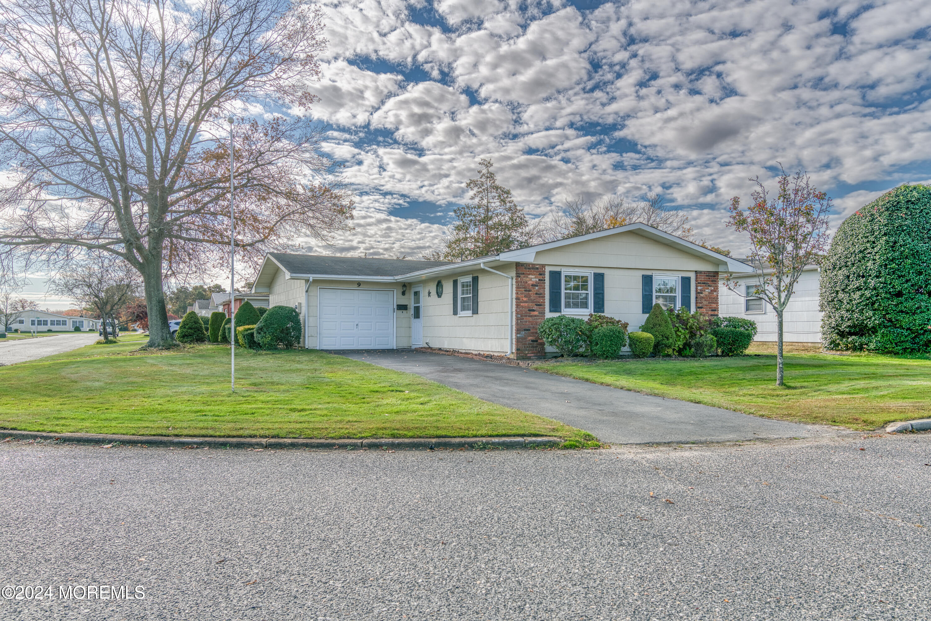 9 Brooke Road Brick, NJ 08724 - Photo 3 of 28 Front view