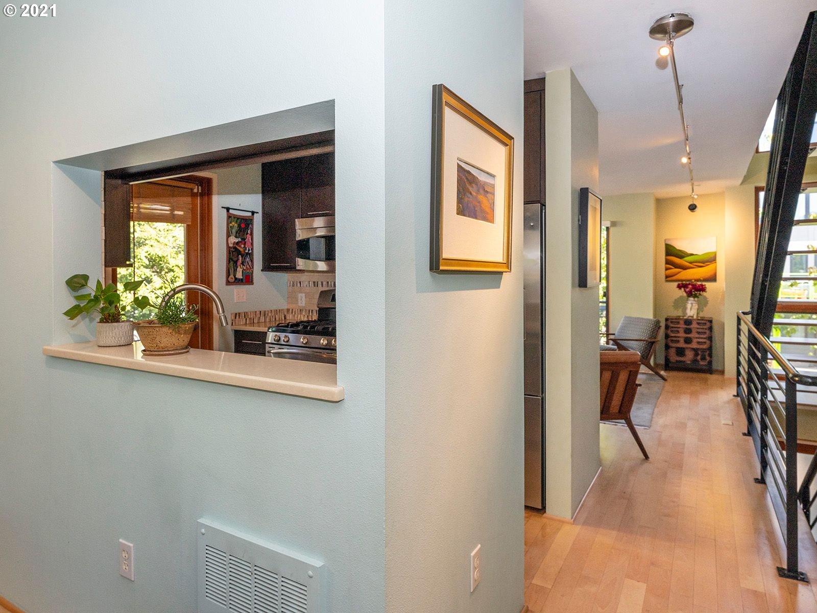 5823 Northeast Center Commons Way Portland, OR 97213 - Photo 12 of 27 Gallery Image 12