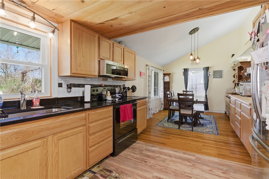 48 Overlea Road North Smithfield, RI 02896 - Photo 5 of 38