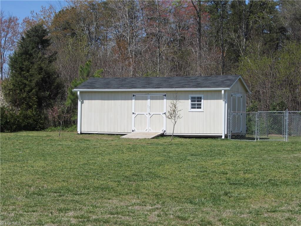 130 Foxwood Road Madison, NC 27025 - Photo 3 of 12 Gallery Image 3