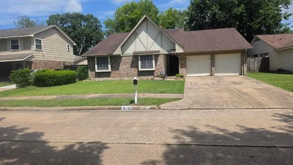 $1,975 | 15122 Cedar Ridge Drive, Houston, TX 77082