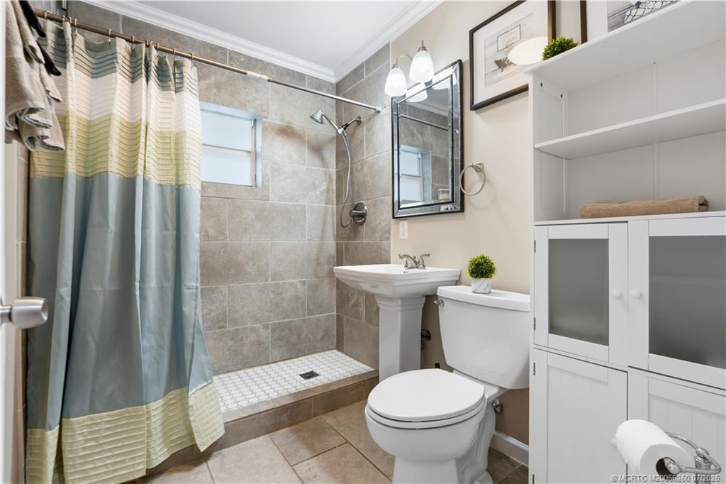 657 Southwest Cleveland Avenue Stuart, FL 34994 - Photo 8 of 34 Unit A Bath
