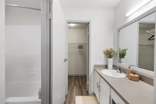 $1,192 | 2800 South Ashford Road, Unit 611, Houston, TX 77082