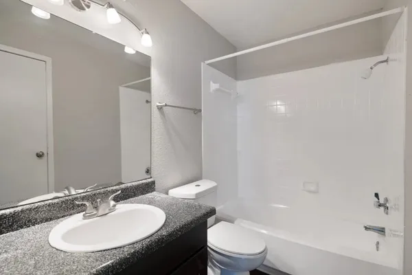 $1,192 | 2800 South Ashford Road, Unit 611, Houston, TX 77082