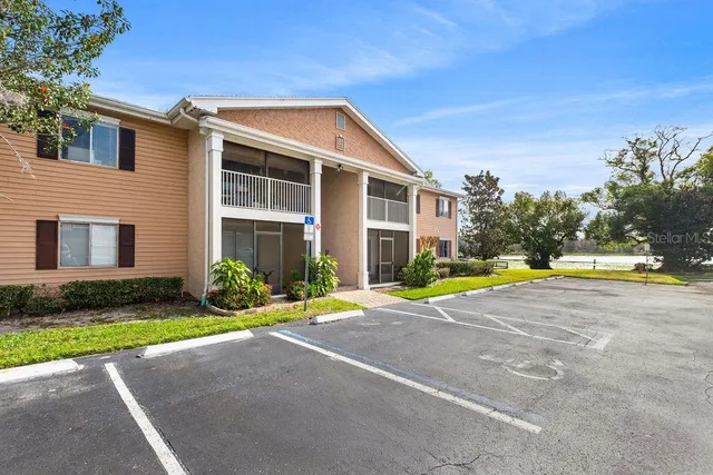 $169,900 | 185 North Pearl Lake Causeway, Unit 214, Altamonte Springs, FL 32714