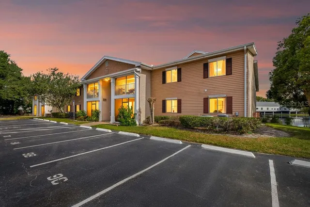 $169,900 | 185 North Pearl Lake Causeway, Unit 214, Altamonte Springs, FL 32714