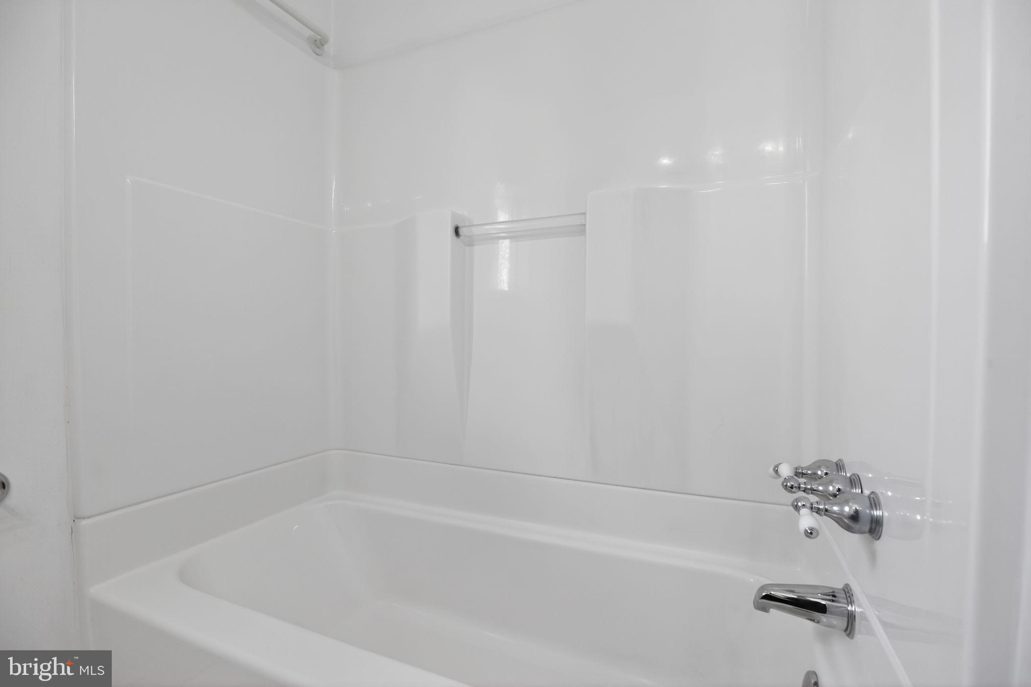 9009 Ivanhoe Road Fort Washington, MD 20744 - Photo 27 of 39 Hall bathroom