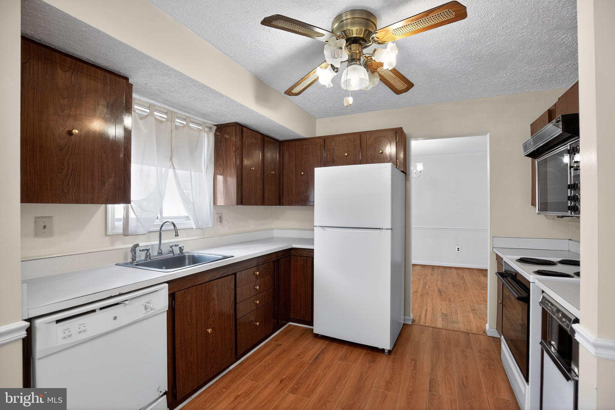 9009 Ivanhoe Road Fort Washington, MD 20744 - Photo 8 of 39 Kitchen
