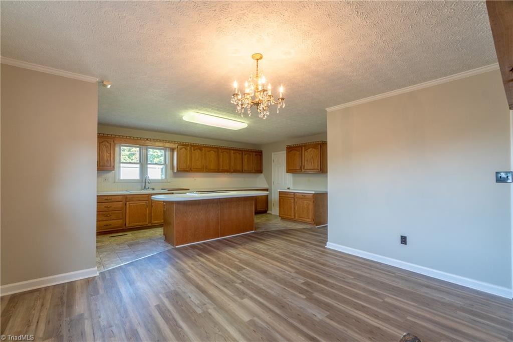 312 Kirby Road King, NC 27021 - Photo 9 of 34 Kitchen/Breakfast/Dining