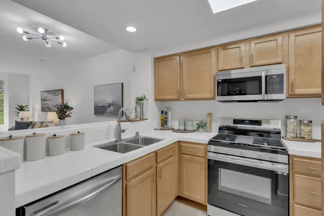 $349,000 | 320 Caldecott Lane, Unit 116, Oakland, CA 94618