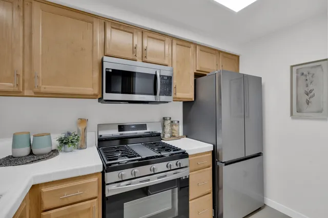 $349,000 | 320 Caldecott Lane, Unit 116, Oakland, CA 94618