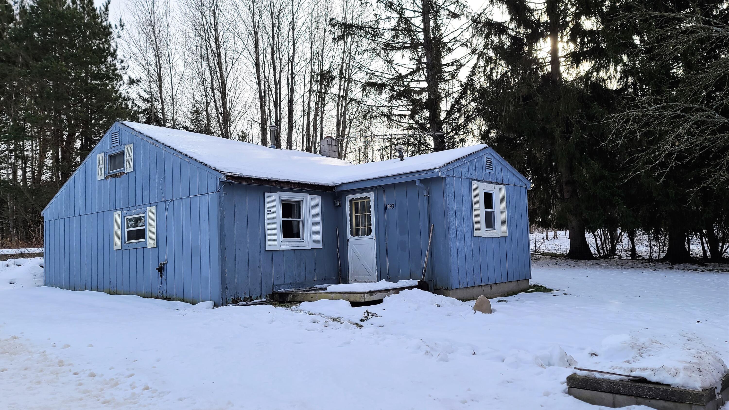 1993 Poquette Road Gaylord, MI 49735 - Photo 3 of 15 Gallery Image 3