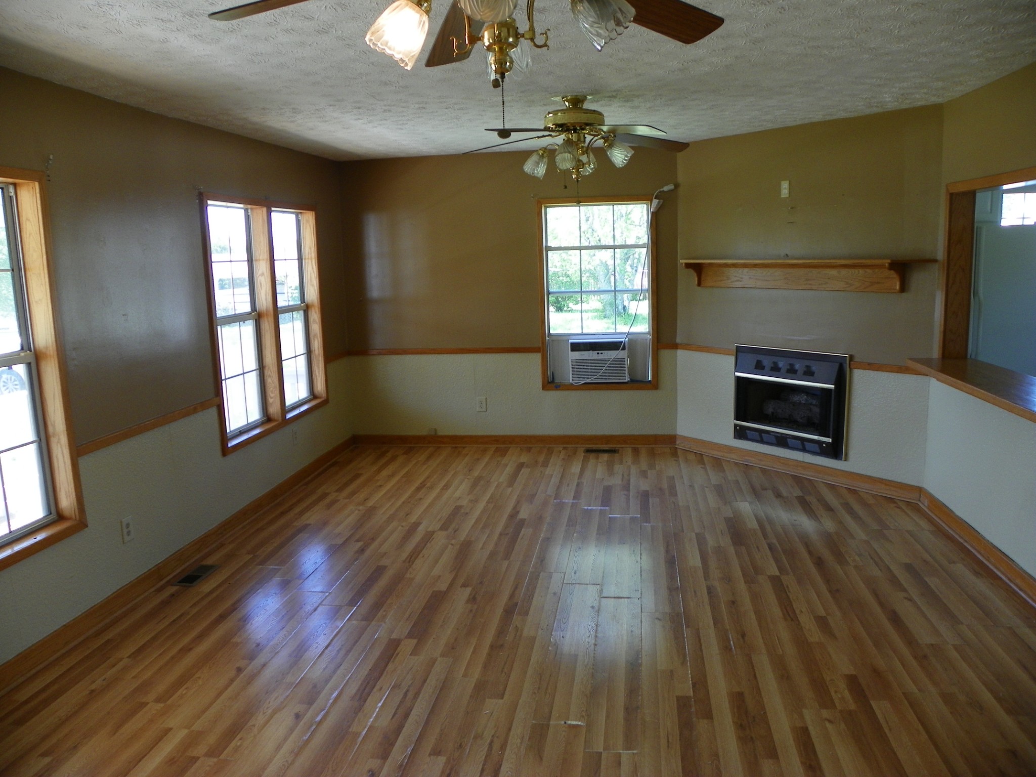306 Doug Luna Road Walling, TN 38587 - Photo 2 of 11 Gallery Image 2