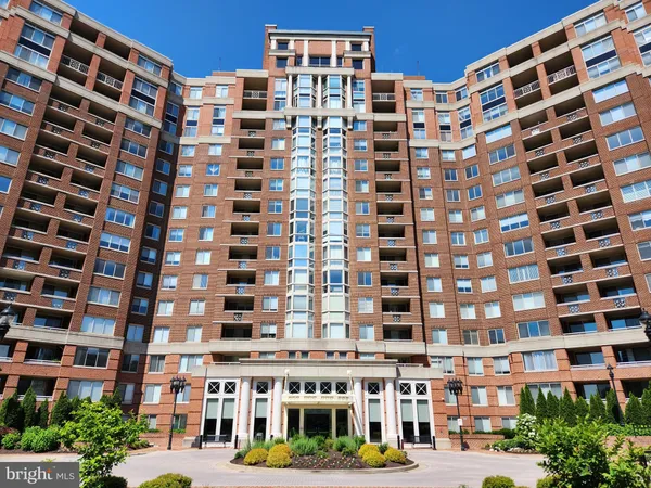 $2,850 | 5809 Nicholson Lane, Unit 304, Rockville, MD 20852