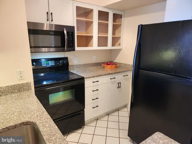 $2,850 | 5809 Nicholson Lane, Unit 304, Rockville, MD 20852