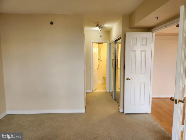 $2,850 | 5809 Nicholson Lane, Unit 304, Rockville, MD 20852