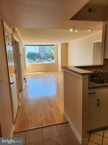 $2,850 | 5809 Nicholson Lane, Unit 304, Rockville, MD 20852