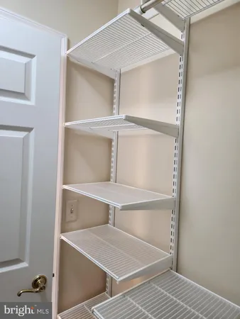 $2,850 | 5809 Nicholson Lane, Unit 304, Rockville, MD 20852