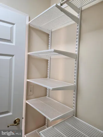 $2,850 | 5809 Nicholson Lane, Unit 304, Rockville, MD 20852