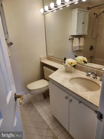 $2,850 | 5809 Nicholson Lane, Unit 304, Rockville, MD 20852